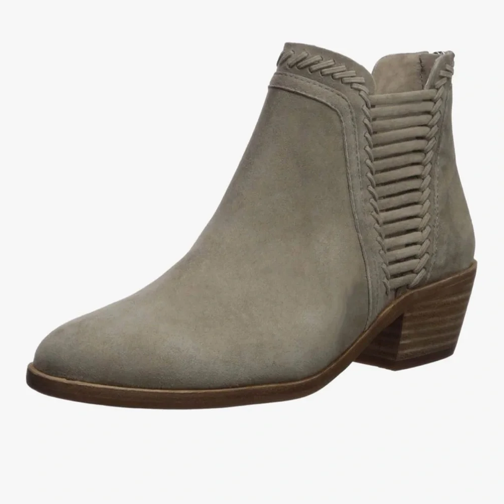 Vince Camuto Pippsy Suede Ankle Booties Cabincore Western low heel taupe - Picture 2 of 13